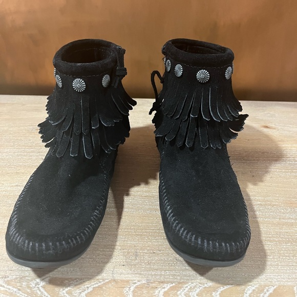 Minnetonka - Black Zip Western Bootie - Picture 3 of 5